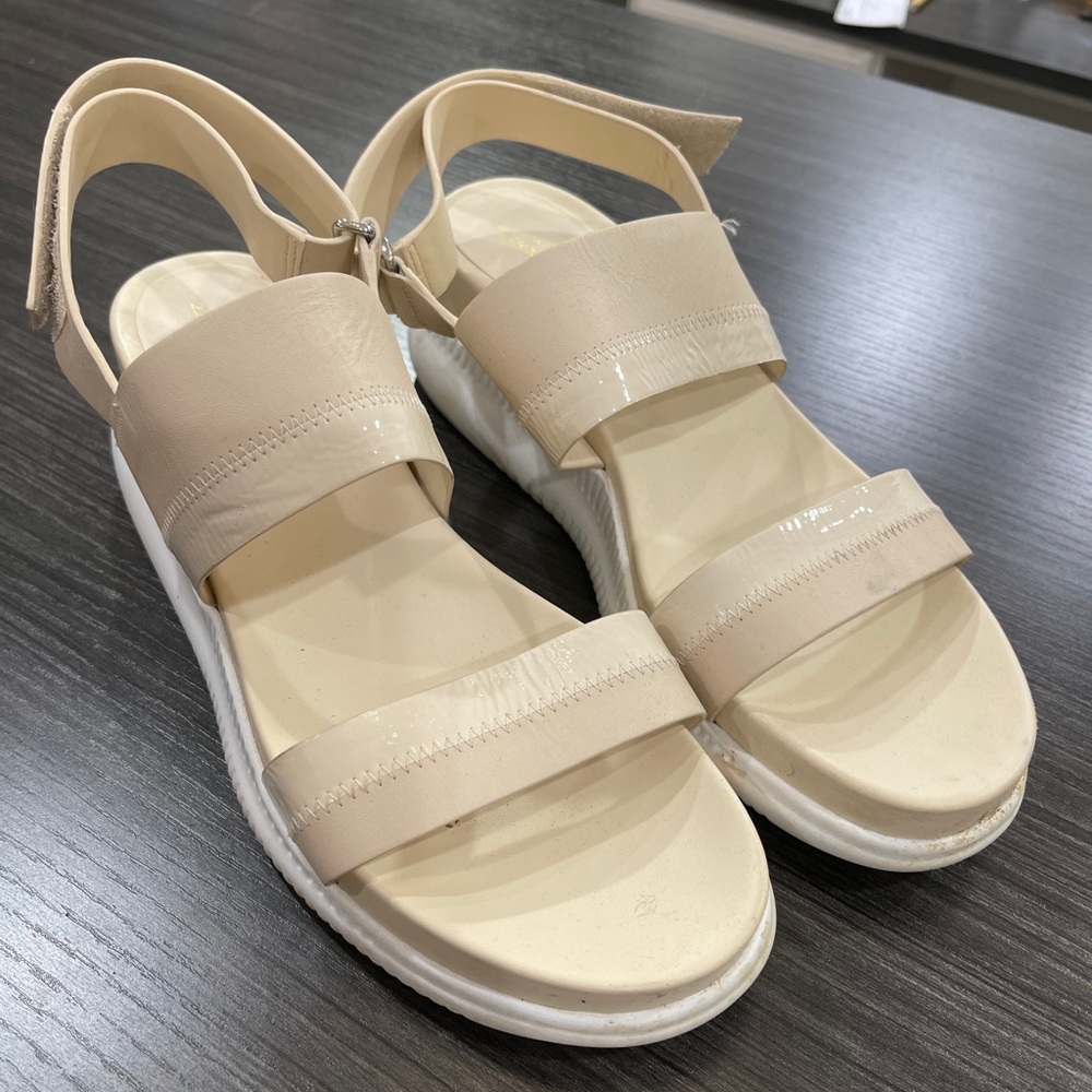 Cole Haan leather and patent sandels - Picture 2 of 4